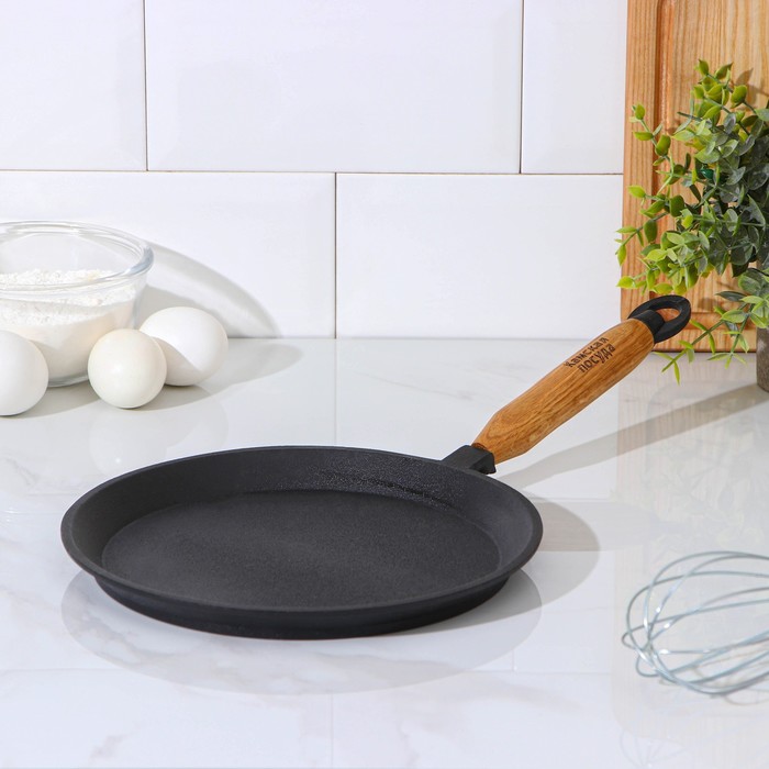 Сковорода блинная, d=22 см, с деревянной ручкой, цвет чёрный
Сковорода блинная, d=22 см, с деревянной ручкой, цвет чёрный