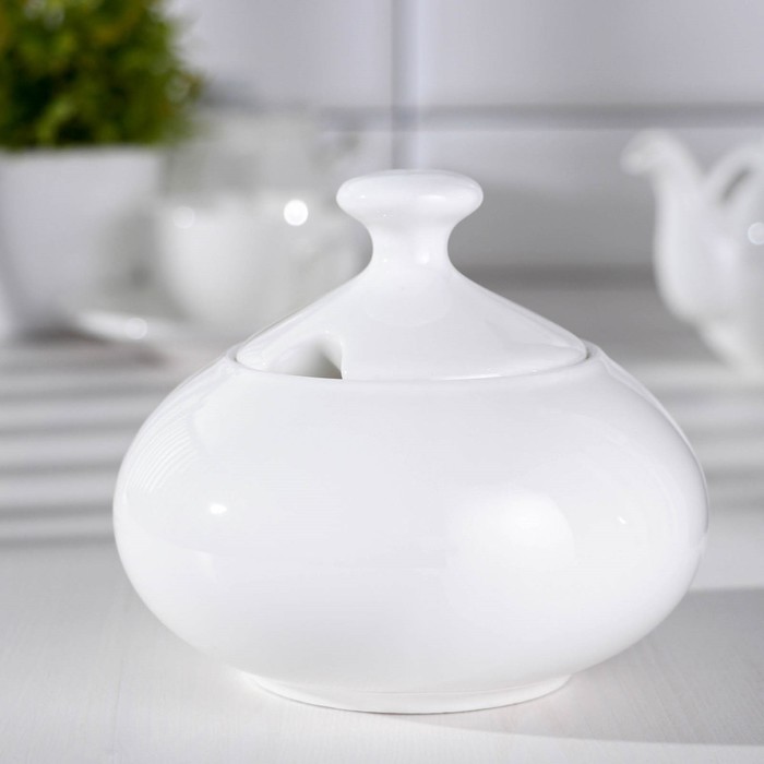 Сахарница фарфоровая, 550 мл, с крышкой
Сахарница фарфоровая, 550 мл, с крышкой