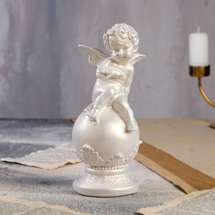Статуэтка "Ангел на шаре с бабочкой" перламутровая, 24 см
Статуэтка "Ангел на шаре с бабочкой" перламутровая, 24 см