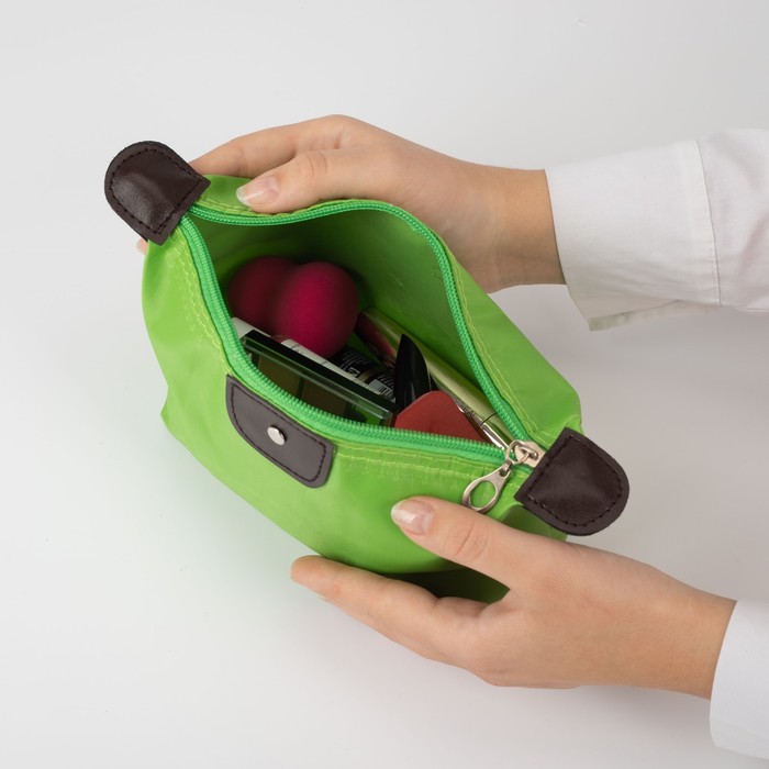 фото Косметичка на молнии, цвет зелёный