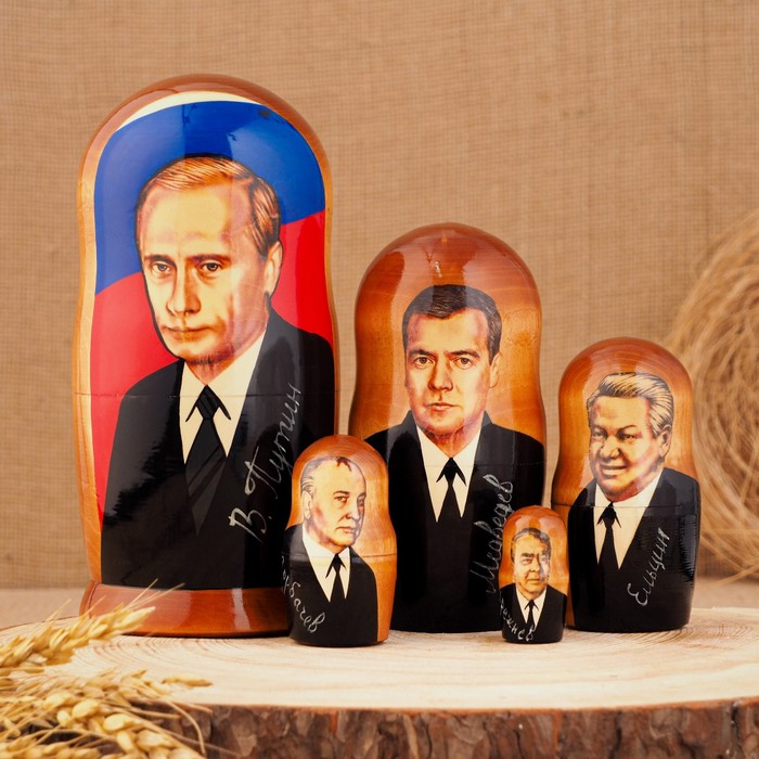 Матрешка "Путин триколор" 5 кукол, 17 см
Матрешка "Путин триколор" 5 кукол, 17 см