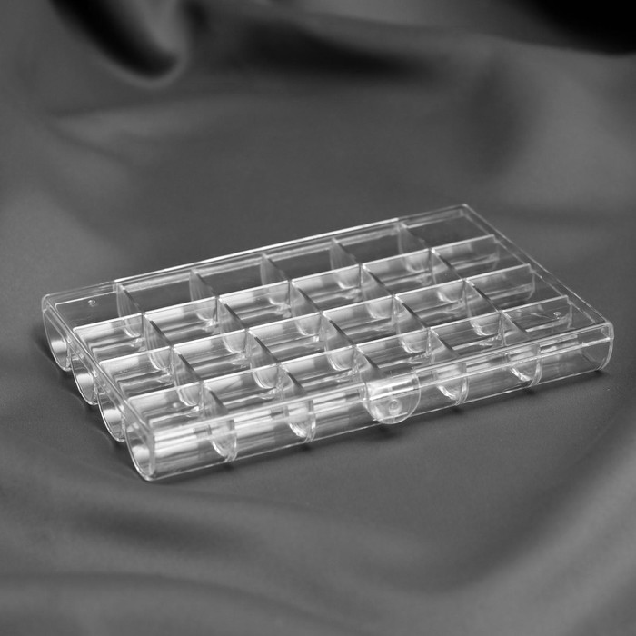 фото Органайзер для ниток, на 48 шпулек, 18 × 13 × 2,5 см, цвет прозрачный арт узор