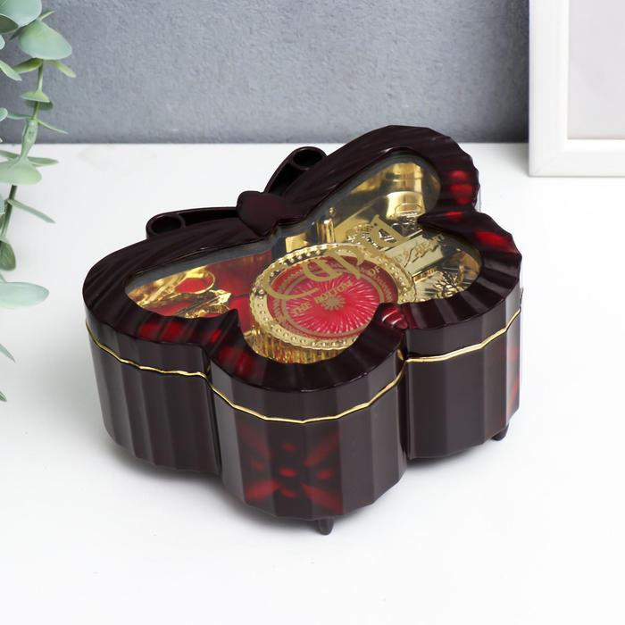 Шкатулка музыкальная "Бабочка" механическая 11х15х7 см
Шкатулка музыкальная "Бабочка" механическая 11х15х7 см