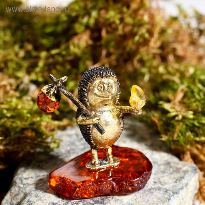 Сувенир из латуни и янтаря "Ежик в тумане" 3,5х4.2 см 
Сувенир из латуни и янтаря "Ежик в тумане" 3,5х4.2 см