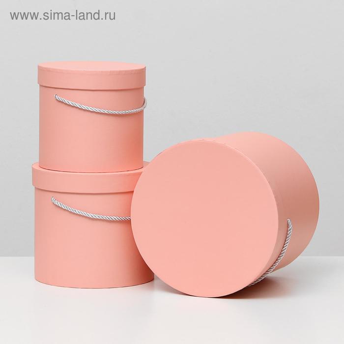 Набор коробок 3 в 1, розовый, 23 х 23 х 20 - 15 х 15 х 15 см
Набор коробок 3 в 1, розовый, 23 х 23 х 20 - 15 х 15 х 15 см