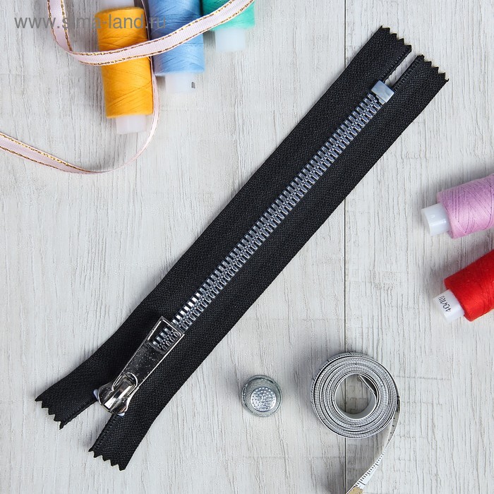 Молния «Трактор», №8, неразъёмная, 18 см, цвет чёрный
Молния «Трактор», №8, неразъёмная, 18 см, цвет чёрный