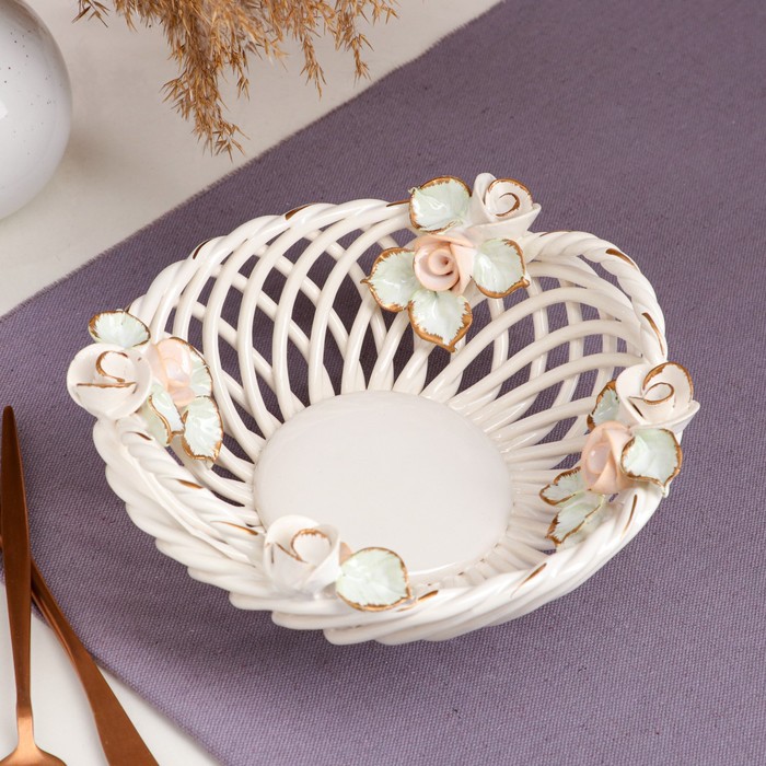 Конфетница "Люси", белая, цветная лепка, плетение, 8 см, авторская работа
Конфетница "Люси", белая, цветная лепка, плетение, 8 см, авторская работа