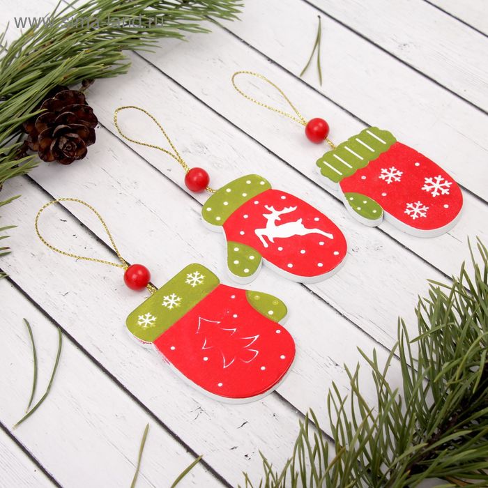 фото Подвеска новогодняя «варежка», микс лесная мастерская