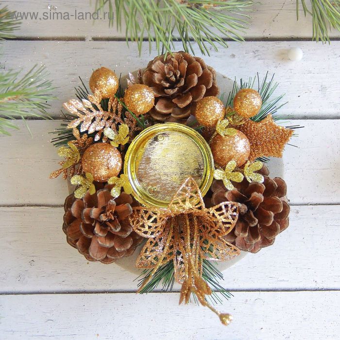 Подсвечник новогодний "Шишки и цветы" d-10 см
Подсвечник новогодний "Шишки и цветы" d-10 см