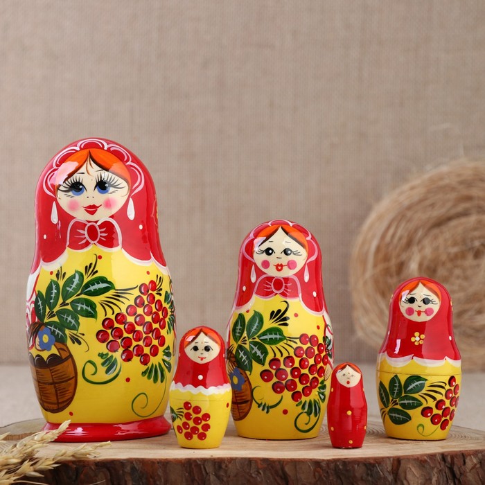 Матрёшка «Рябинка», красный платок, 5 кукольная, 17 см, ручная работа 
Матрёшка «Рябинка», красный платок, 5 кукольная, 17 см, ручная работа