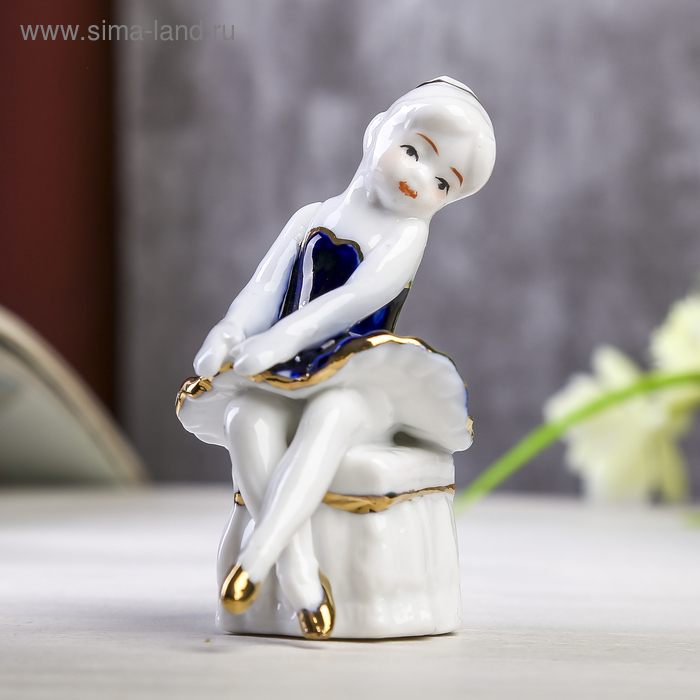 Сувенир керамика под фарфор "Балеринка на пуфе" кобальт 8х5х5 см
Сувенир керамика под фарфор "Балеринка на пуфе" кобальт 8х5х5 см