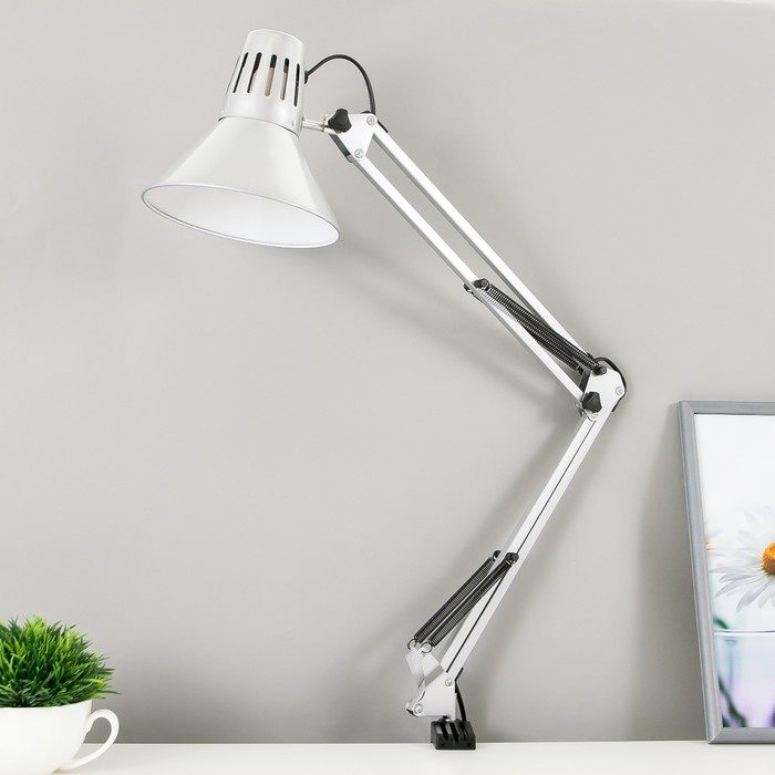 Настольная лампа 1x60W E27 серебро (на струбцине) 17x17x81см
Настольная лампа 1x60W E27 серебро (на струбцине) 17x17x81см