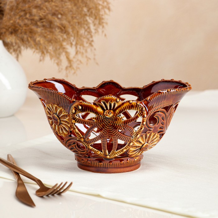 Конфетница "Сердце", коричневая, сквозная резка, керамика, 10 см
Конфетница "Сердце", коричневая, сквозная резка, керамика, 10 см