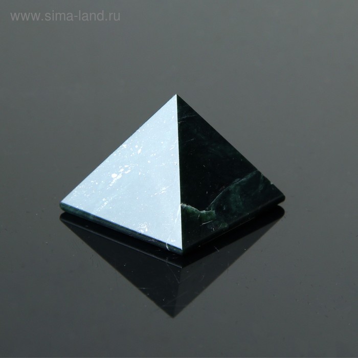 Пирамида из змеевика
Пирамида из змеевика