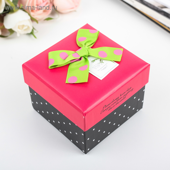 Коробка подарочная 11 х 11 х 8,5 см
Коробка подарочная 11 х 11 х 8,5 см
