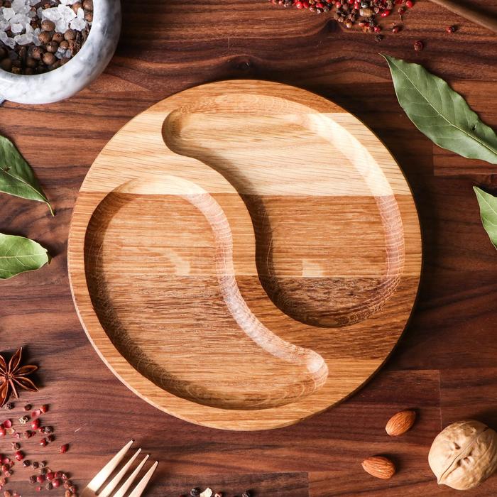 Тарелка-доска для закусок и нарезки "Инь-Янь", d-20 см, массив дуба
Тарелка-доска для закусок и нарезки "Инь-Янь", d-20 см, массив дуба
