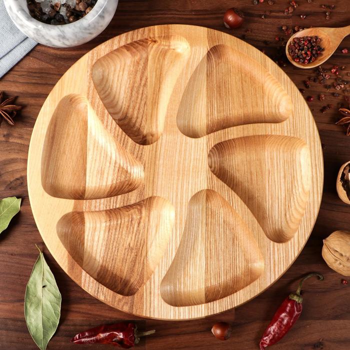 Менажница деревянная "Конти", с разделочной доской, d-25 см, массив ясеня
Менажница деревянная "Конти", с разделочной доской, d-25 см, массив ясеня