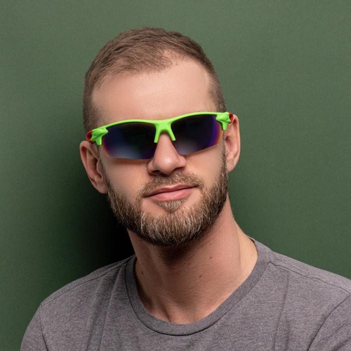 Очки спортивные, линзы полупрозрачные, зеркальные, дужки разноцветные, микс, 14х5.5 см 
Очки спортивные, линзы полупрозрачные, зеркальные, дужки разноцветные, микс, 14х5.5 см