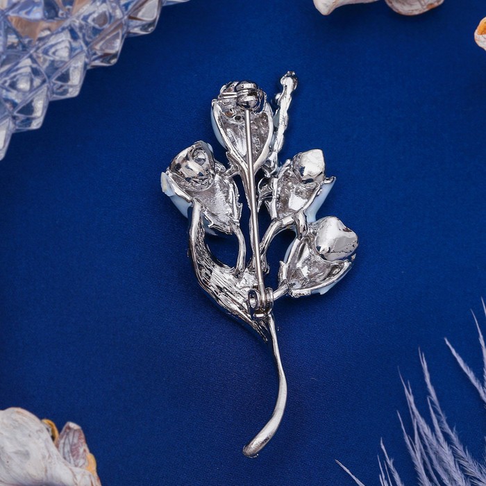 Брошь "Цветы ландыши", цвет бело-голубой в серебре
Брошь "Цветы ландыши", цвет бело-голубой в серебре
