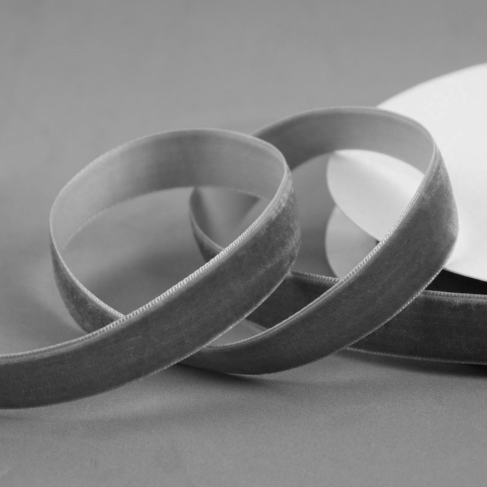 Лента бархатная, 15 мм, 18 ± 1 м, цвет серый №63
Лента бархатная, 15 мм, 18 ± 1 м, цвет серый №63