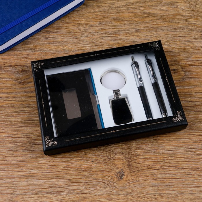 Набор подарочный 4в1 (2 ручки, брелок, визитница)
Набор подарочный 4в1 (2 ручки, брелок, визитница)