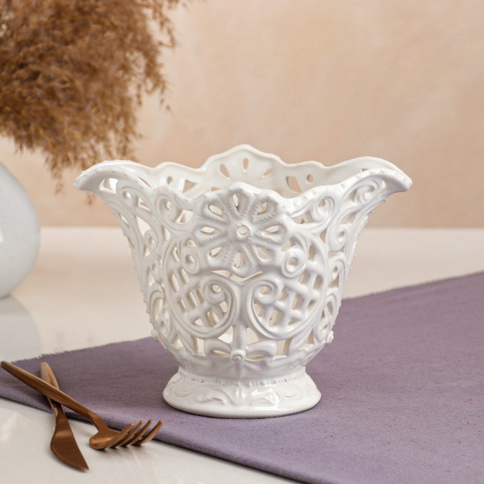 Конфетница "Тюльпан", белая, сквозная резка, керамика, 14 см
Конфетница "Тюльпан", белая, сквозная резка, керамика, 14 см