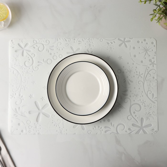 фото Салфетка сервировочная на стол «цветочные узоры» , 42×28 см, цвет белый