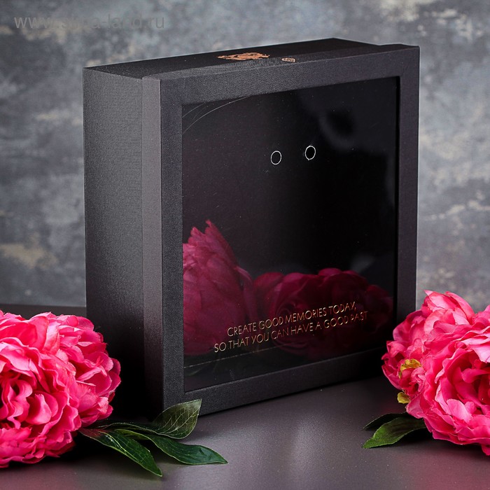 Коробка подарочная, 26,5 х 26,5 х 10 см
Коробка подарочная, 26,5 х 26,5 х 10 см