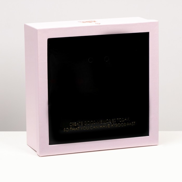 Коробка подарочная, с PVC окном, 26,5 х 26,5 х 10 см
Коробка подарочная, с PVC окном, 26,5 х 26,5 х 10 см