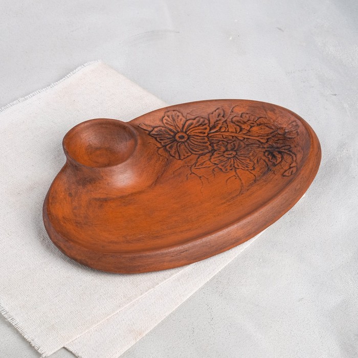 Тарелка овальная, с соусником, гладкая, красная глина 
Тарелка овальная, с соусником, гладкая, красная глина