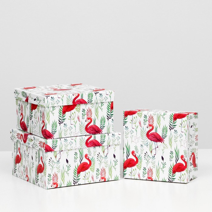 Набор коробок 3 в 1, 21 х 21 х 12 - 17 х 17 х 9 см
Набор коробок 3 в 1, 21 х 21 х 12 - 17 х 17 х 9 см