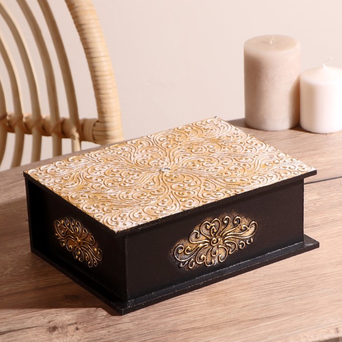 Шкатулка "Узор" 24,5х18,5х9,5 см
Шкатулка "Узор" 24,5х18,5х9,5 см