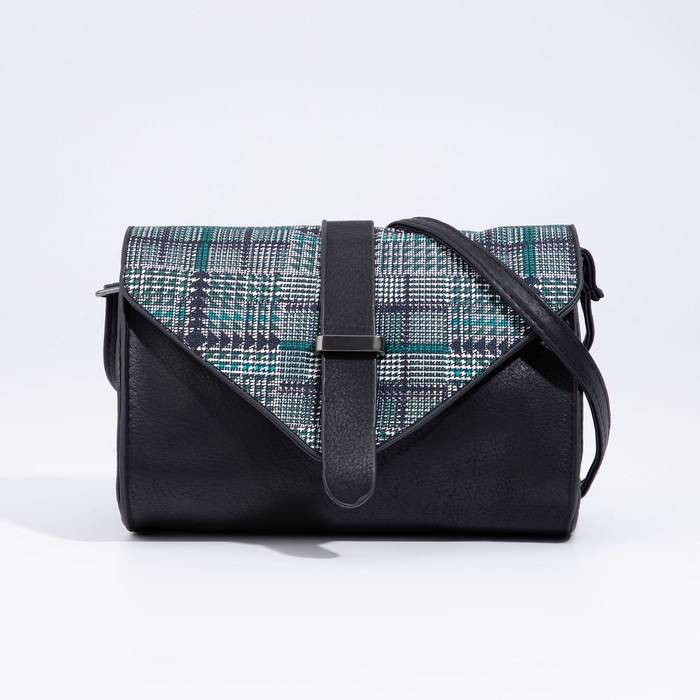 Сумка-мессенджер, отдел на молнии, регулируемый ремень, цвет чёрный
Сумка-мессенджер, отдел на молнии, регулируемый ремень, цвет чёрный