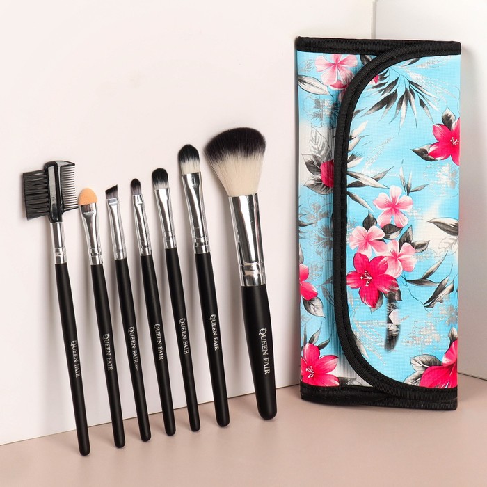 Набор кистей для макияжа «Цветение», 7 предметов, чехол на кнопке, цвет голубой/розовый
Набор кистей для макияжа «Цветение», 7 предметов, чехол на кнопке, цвет голубой/розовый