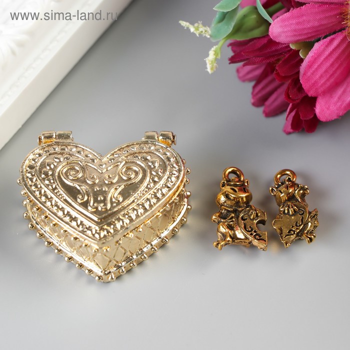 Любовный сундук с парой лягушек, 3,4 х 2,6 см
Любовный сундук с парой лягушек, 3,4 х 2,6 см