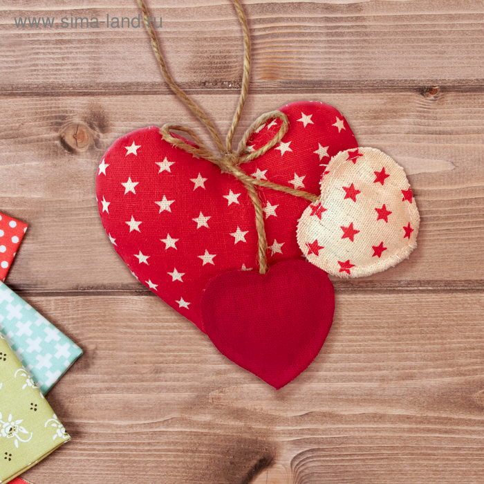 Набор для создания подвесной игрушки из ткани «Три сердца»
Набор для создания подвесной игрушки из ткани «Три сердца»