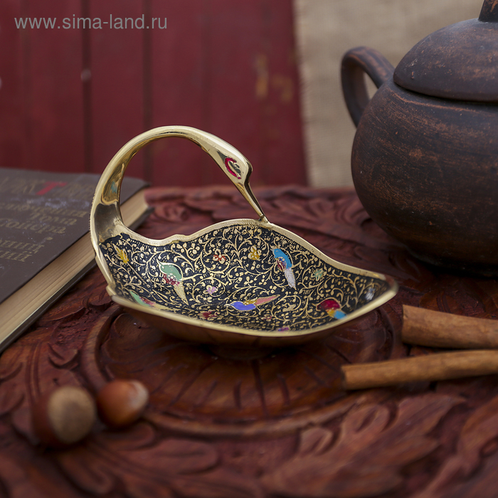 Блюдо латунь "Лебедь" 13х13х10 см
Блюдо латунь "Лебедь" 13х13х10 см