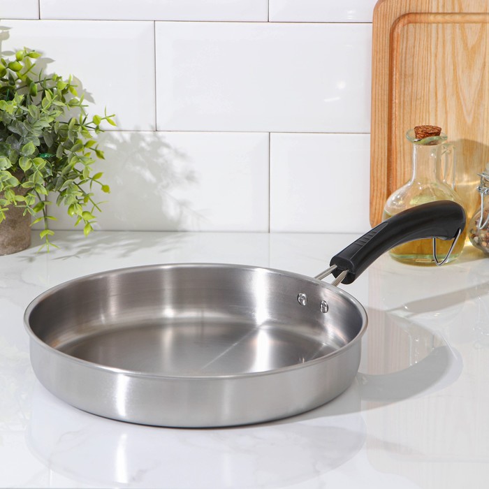 Сковорода «Трапеза», d=27 см, пластиковая ручка
Сковорода «Трапеза», d=27 см, пластиковая ручка