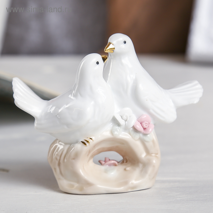 Сувенир керамика "Белые голубки с цветами" 8х9,5х3,5 см
Сувенир керамика "Белые голубки с цветами" 8х9,5х3,5 см
