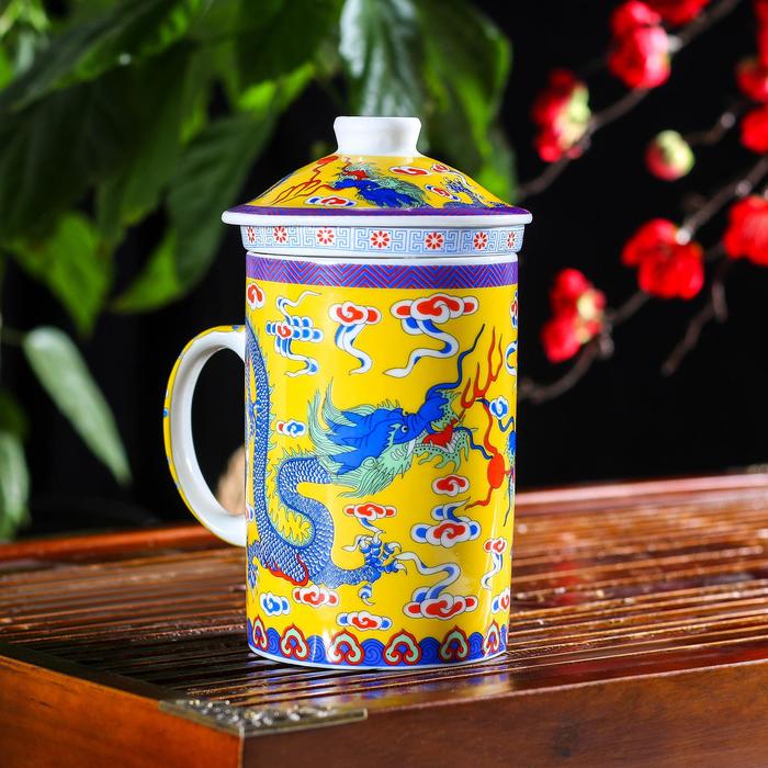Кружка керамическая с крышкой и ситом «Дракон на жёлтом», 300 мл, цвет разноцветный
Кружка керамическая с крышкой и ситом «Дракон на жёлтом», 300 мл, цвет разноцветный