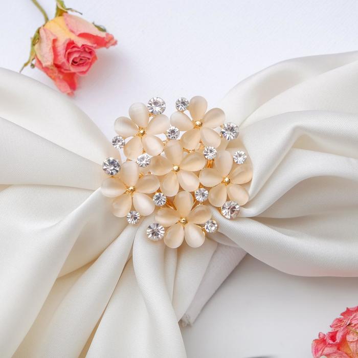 Кольцо для платка "Цветы в росе", цвет бежевый в золоте
Кольцо для платка "Цветы в росе", цвет бежевый в золоте