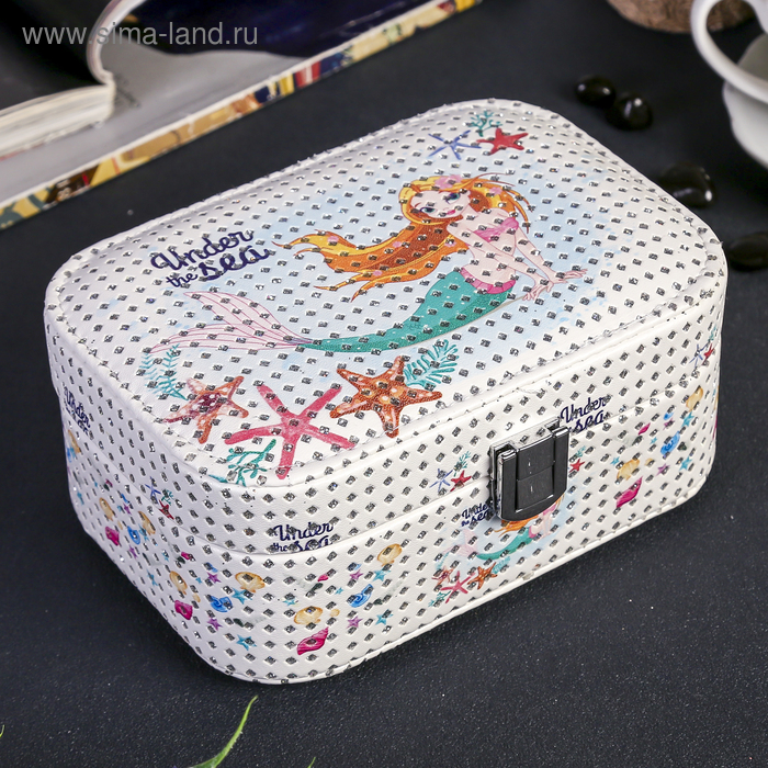 Шкатулка кожзам для украшений "Русалочка с морскими звёздами" 7,5х17х12 см
Шкатулка кожзам для украшений "Русалочка с морскими звёздами" 7,5х17х12 см