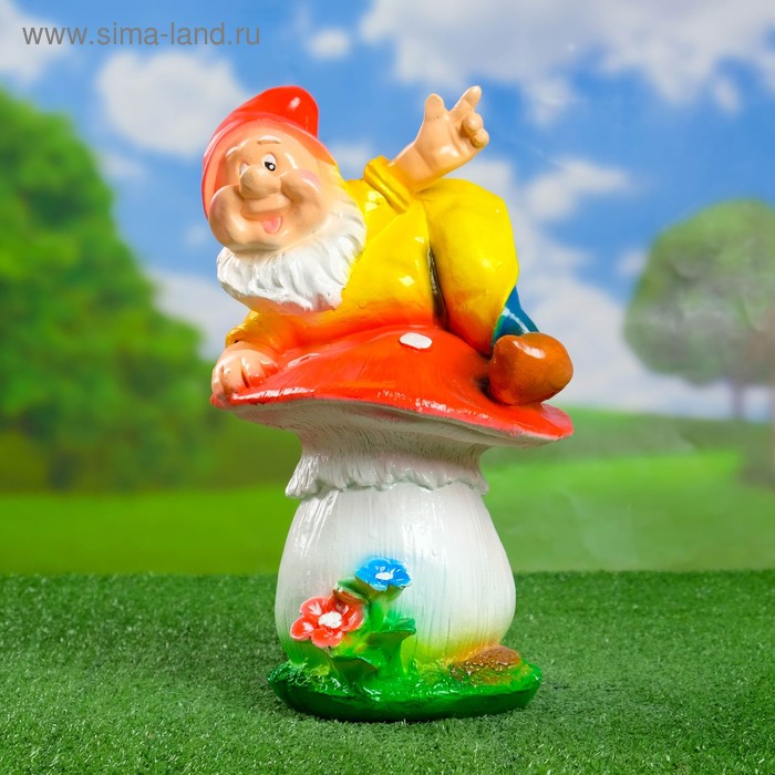 Садовая фигура "Гном на мухоморе" 36х22см 
Садовая фигура "Гном на мухоморе" 36х22см
