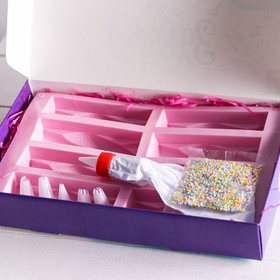 УЦЕНКА Подарочный набор кондитерский для эклеров «Счастье в эклерах»: мешок кондитерский с насадками 6 шт., кондитерская посыпка 20 г., форма для экле
УЦЕНКА Подарочный набор кондитерский для эклеров «Счастье в эклерах»: мешок кондитерский с насадками 6 шт., кондитерская посыпка 20 г., форма для экле