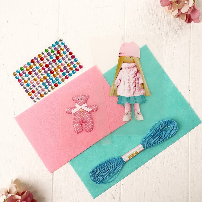 Игрушка из фетра, куколка с термонаклейкой «Куколка тильда»
Игрушка из фетра, куколка с термонаклейкой «Куколка тильда»