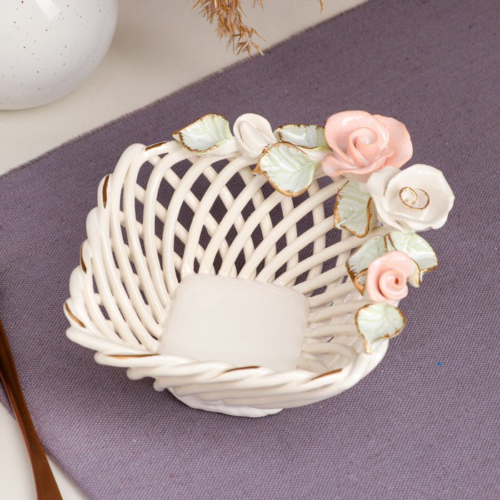Конфетница "Кнопа", белая, цветная лепка, плетение, керамика, 8 см, авторская работа
Конфетница "Кнопа", белая, цветная лепка, плетение, керамика, 8 см, авторская работа