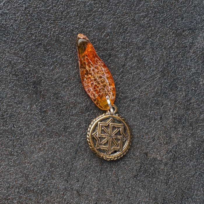 Брелок-талисман, натуральный янтарь
Брелок-талисман, натуральный янтарь