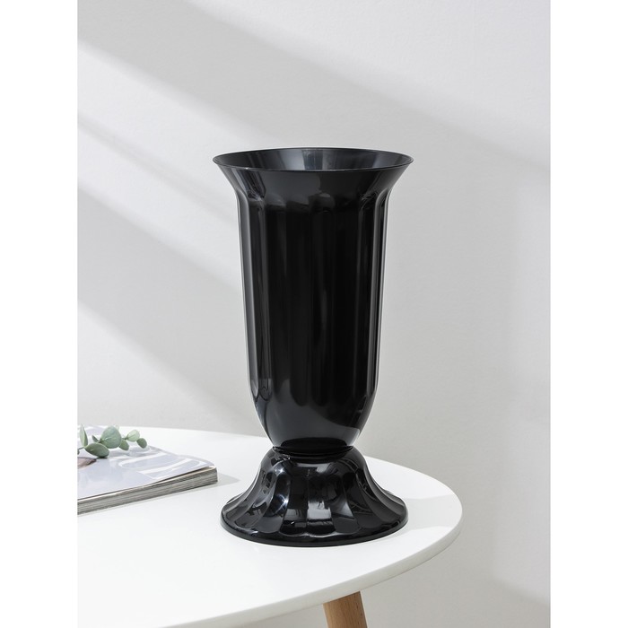 Вазон на ножке «Флора», 2 л, цвет чёрный
Вазон на ножке «Флора», 2 л, цвет чёрный