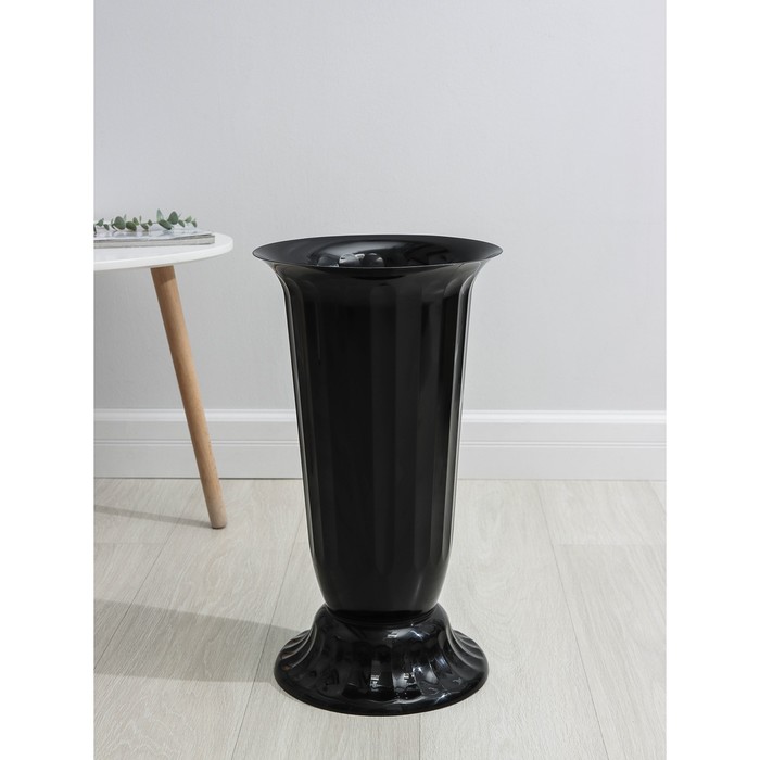 Вазон на ножке «Флора», 12 л, цвет чёрный
Вазон на ножке «Флора», 12 л, цвет чёрный