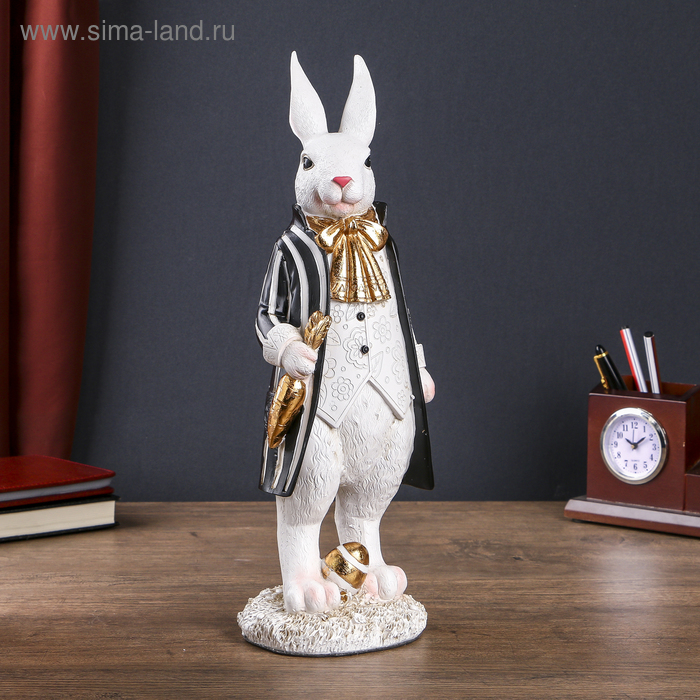 Сувенир полистоун "Заяц-придворный паж с морковкой" 36,5х12х11 см
Сувенир полистоун "Заяц-придворный паж с морковкой" 36,5х12х11 см